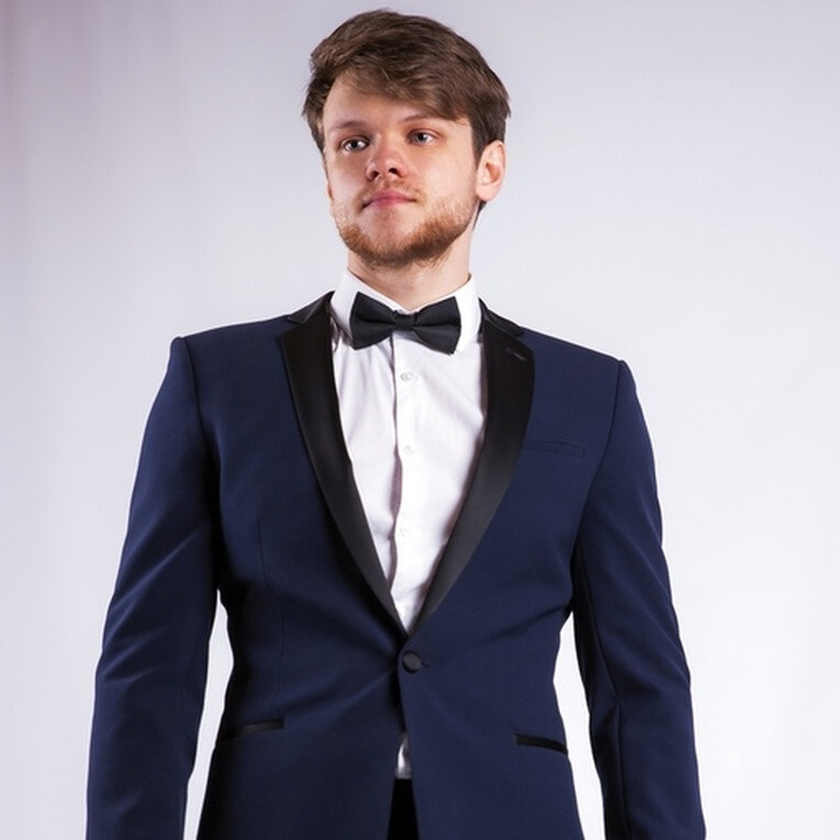 Прокат смокинга темно-синего цвета