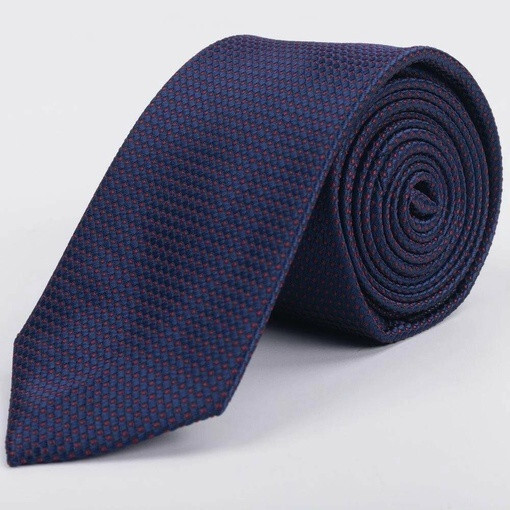 Аренда темно-синего галстука с упорядоченным точечным узором красного цвета для мужских костюмов