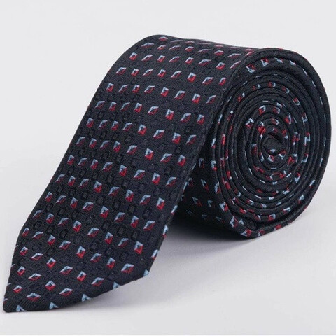 Аренда черного галстука с ромбовидным фактурным узором красно-голубого цвета для мужского костюма