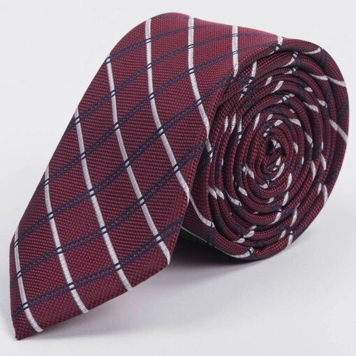 Арендовать бордовый галстук в крупную черно-белую клетку для мужских костюмов