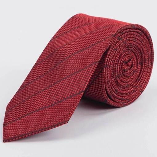 Прокат красного галстука в фактурные полосы с текстурой мульти для мужского костюма