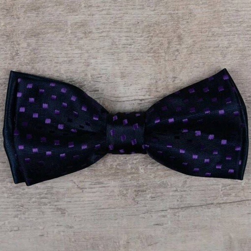 Прокат бабочки темно-синего цвета с фиолетовым узором для мужского костюма